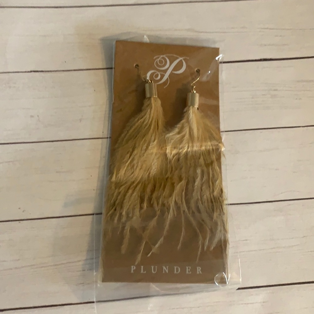 Plunder Fawn Feather Earrings